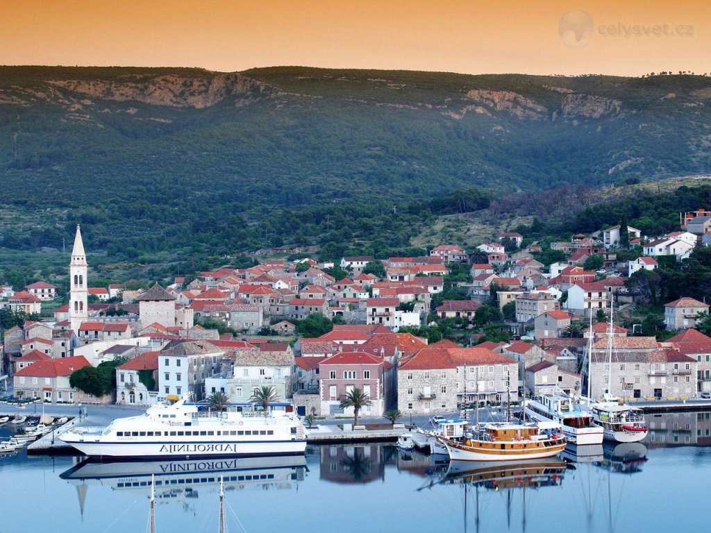 Foto: Port Of Jelsa, Hvar Island, Croatia